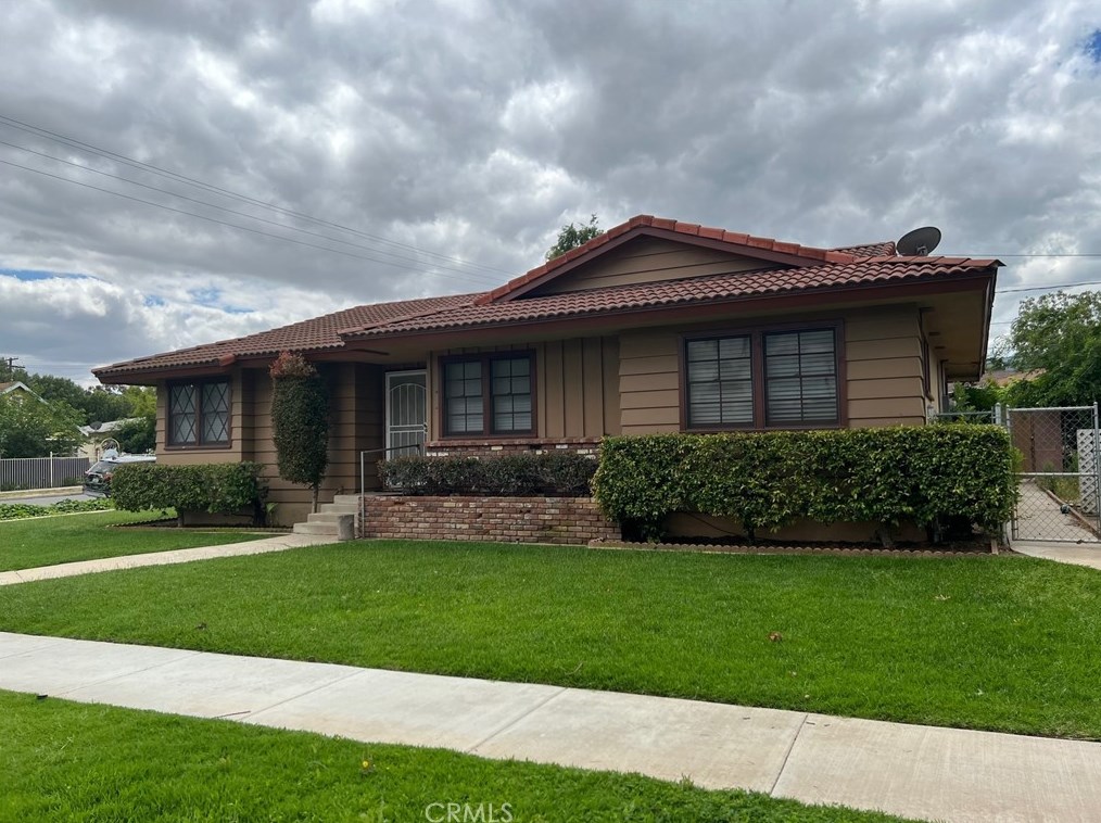 404 Merrill St, Corona, CA 92882-2107
