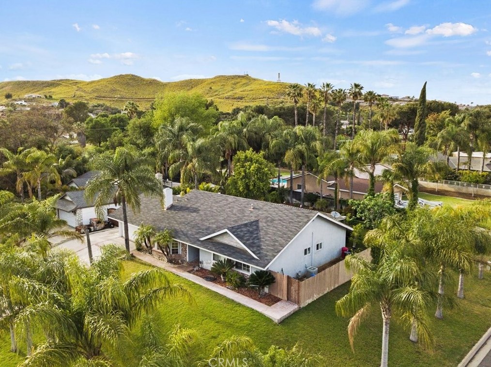 7811 Live Oak Dr, Riverside, CA 92509