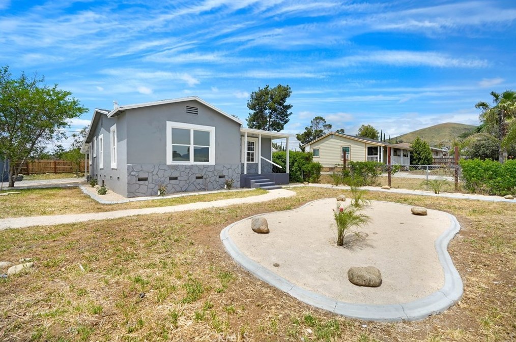1231 Almond Way, Banning, CA 92220-2659