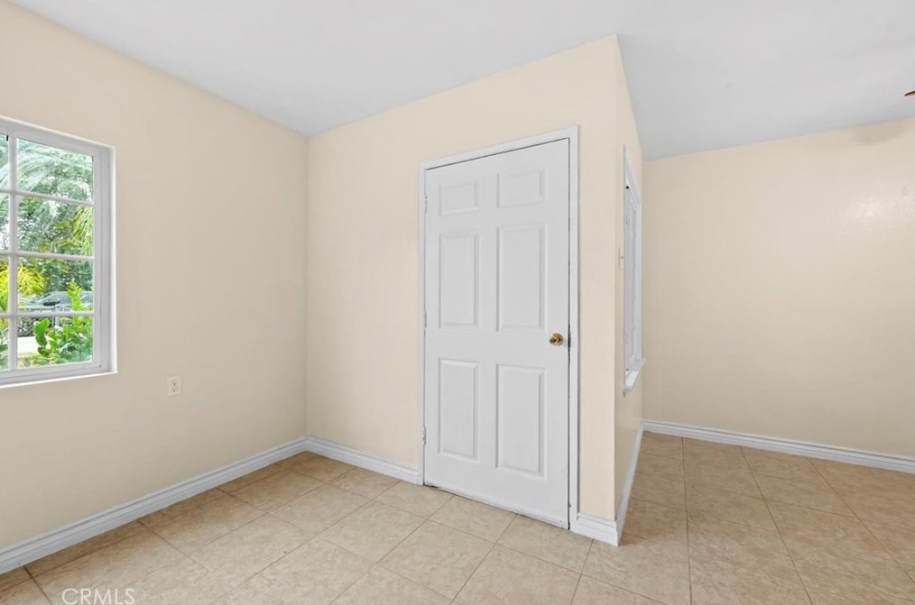 17804 Barbee St, Fontana, CA 92336-2805