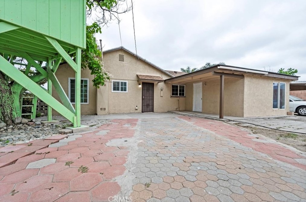 17804 Barbee St, Fontana CA  92336-2805 exterior