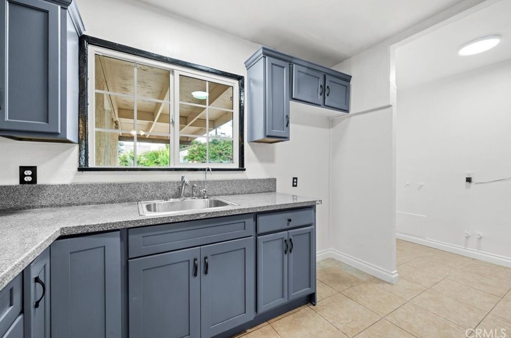 17804 Barbee St, Fontana CA  92336-2805 exterior