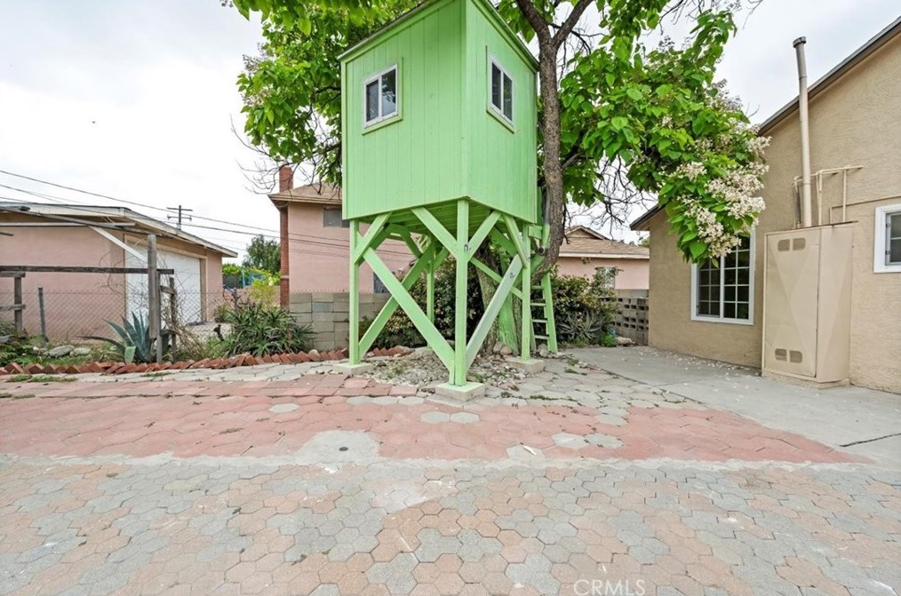 17804 Barbee St, Fontana CA  92336-2805 exterior