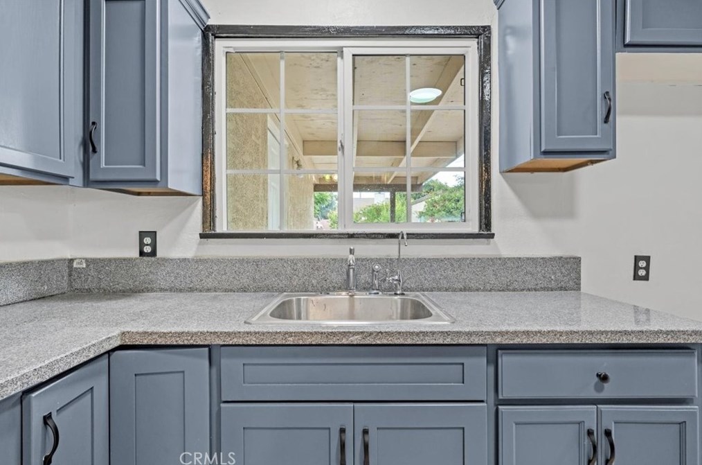 17804 Barbee St, Fontana CA  92336-2805 exterior