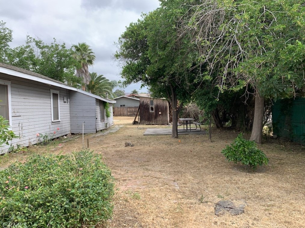 1208 W Victoria St, San Bernardino, CA 92411