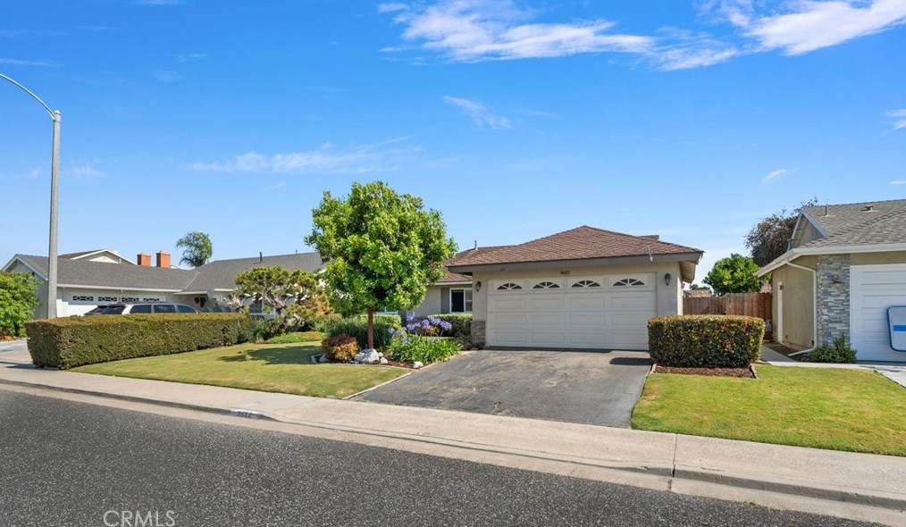9682 Delafield Cir, Huntington Beach, CA 92646-3610