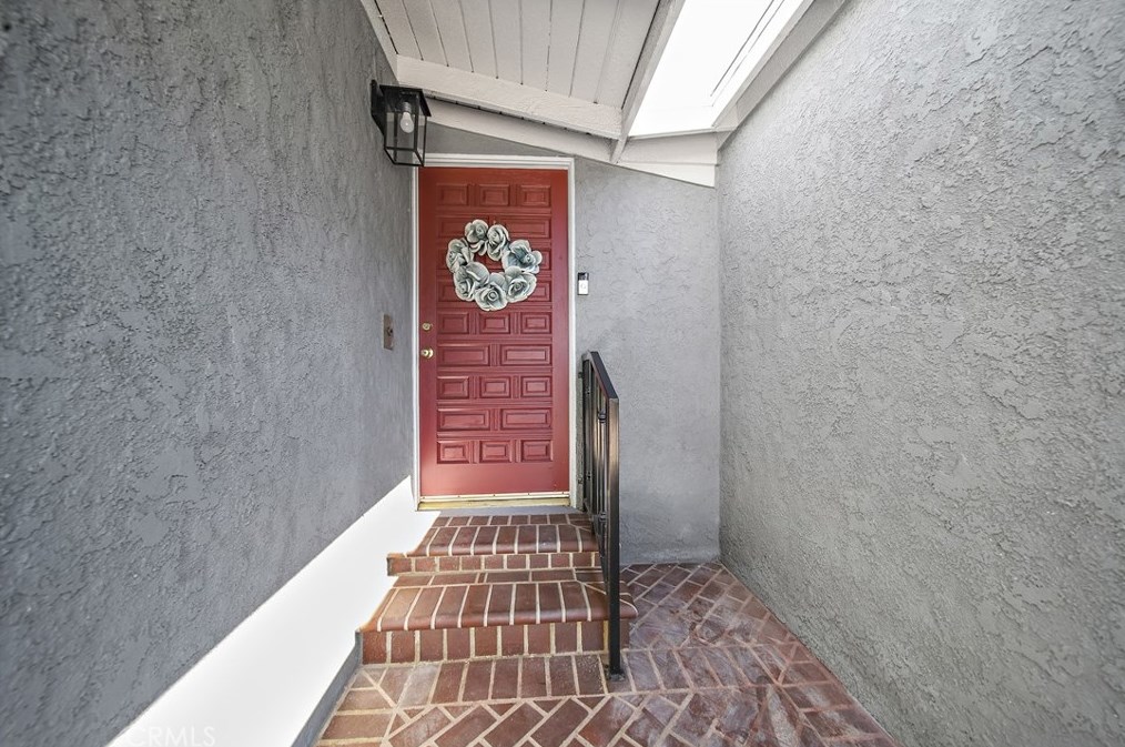 1839 117th St, Los Angeles, CA 90047-5123