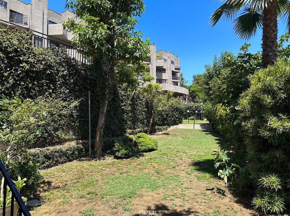 1858 Alvarado St, Los Angeles CA  90026-1794 exterior