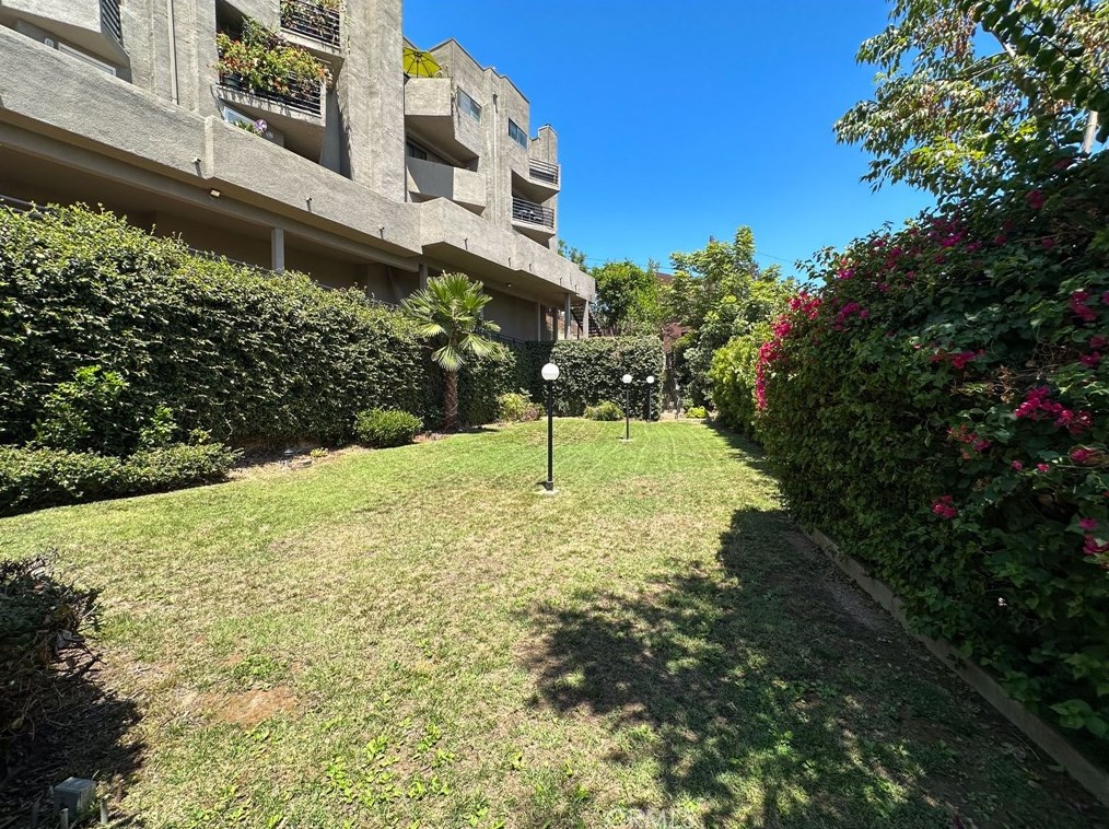 1858 Alvarado St, Los Angeles CA  90026-1794 exterior