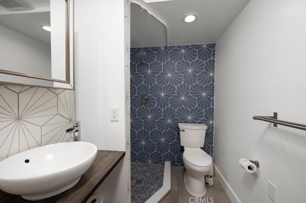 1858 Alvarado St, Los Angeles CA  90026-1794 exterior