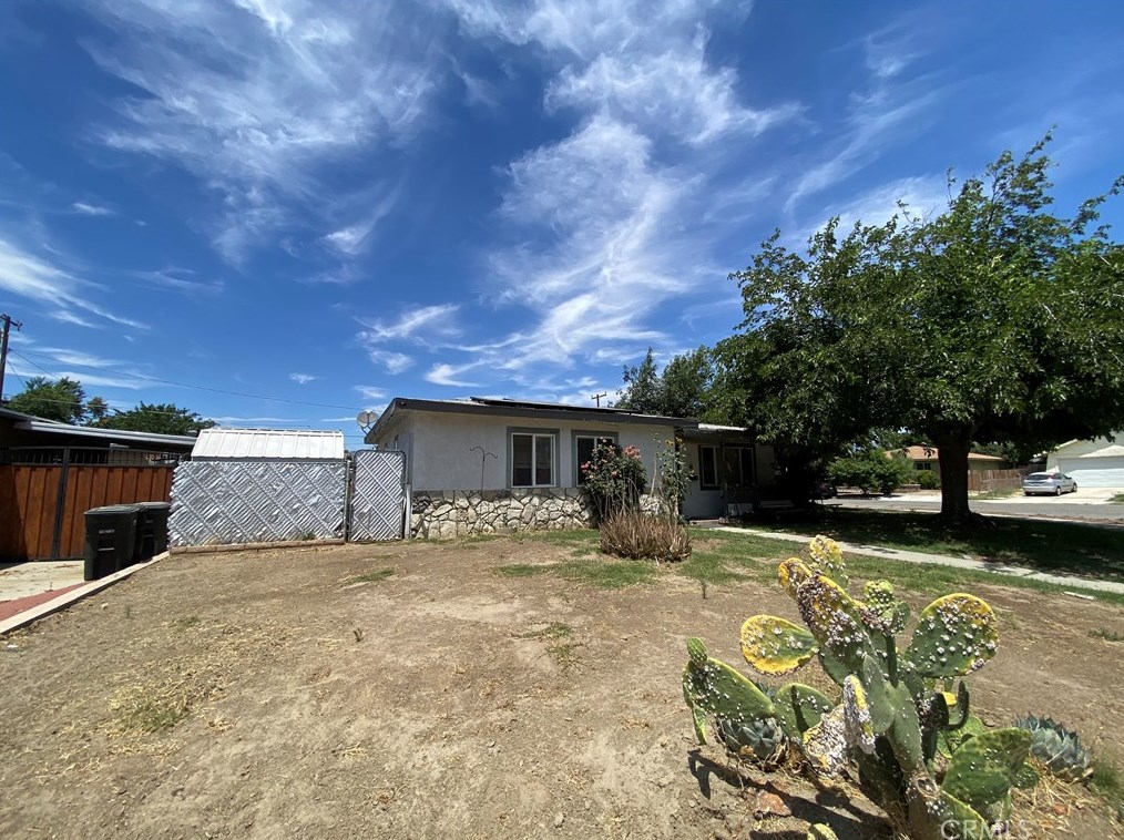 1118 Central Ave, Hemet, CA 92543-6138