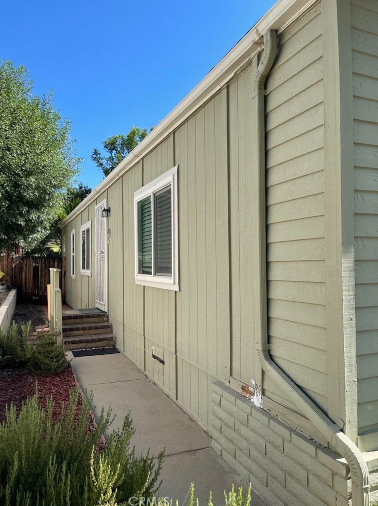 10250 Stageline St, Corona, CA 92883-5184