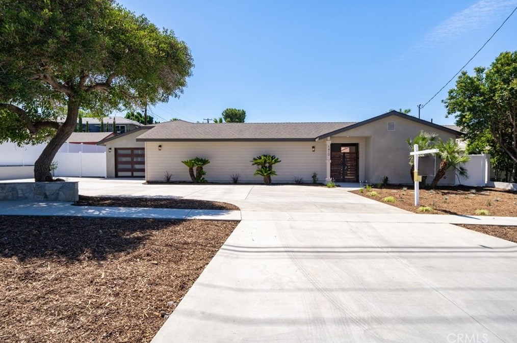 1410 Garretson Ave, Corona, CA 92879-2424