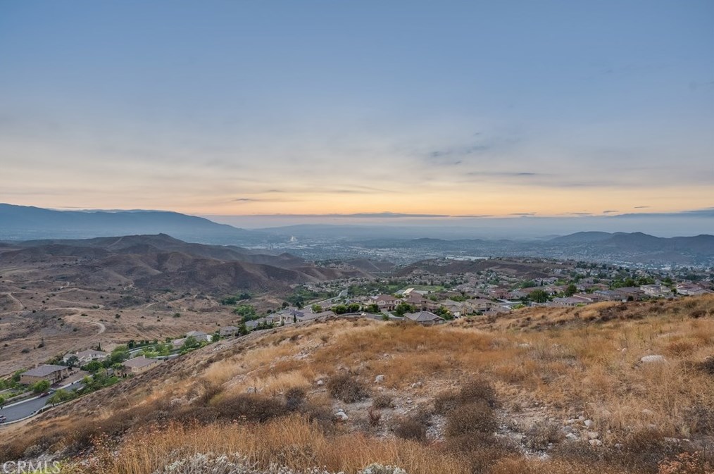 18458 Lakepointe Dr, Riverside CA  92503-0252 exterior