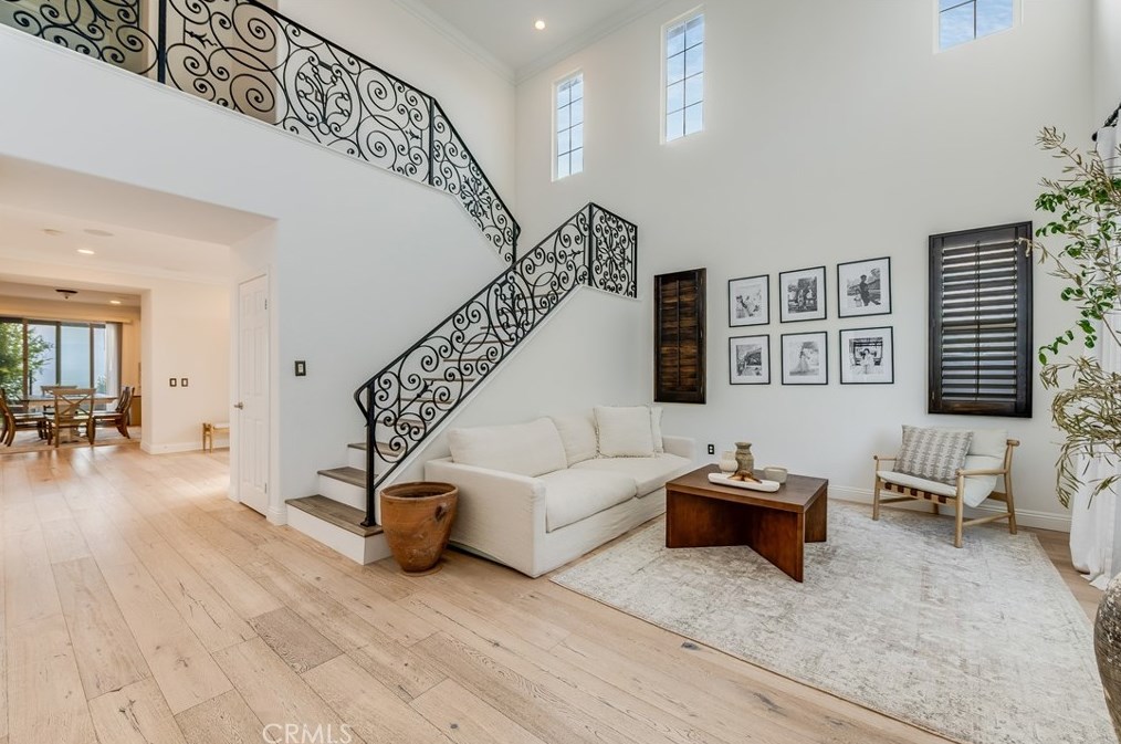 18458 Lakepointe Dr, Riverside CA  92503-0252 exterior