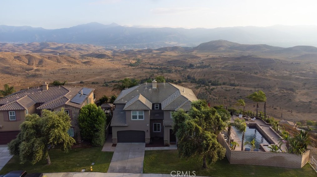 18458 Lakepointe Dr, Riverside CA  92503-0252 exterior