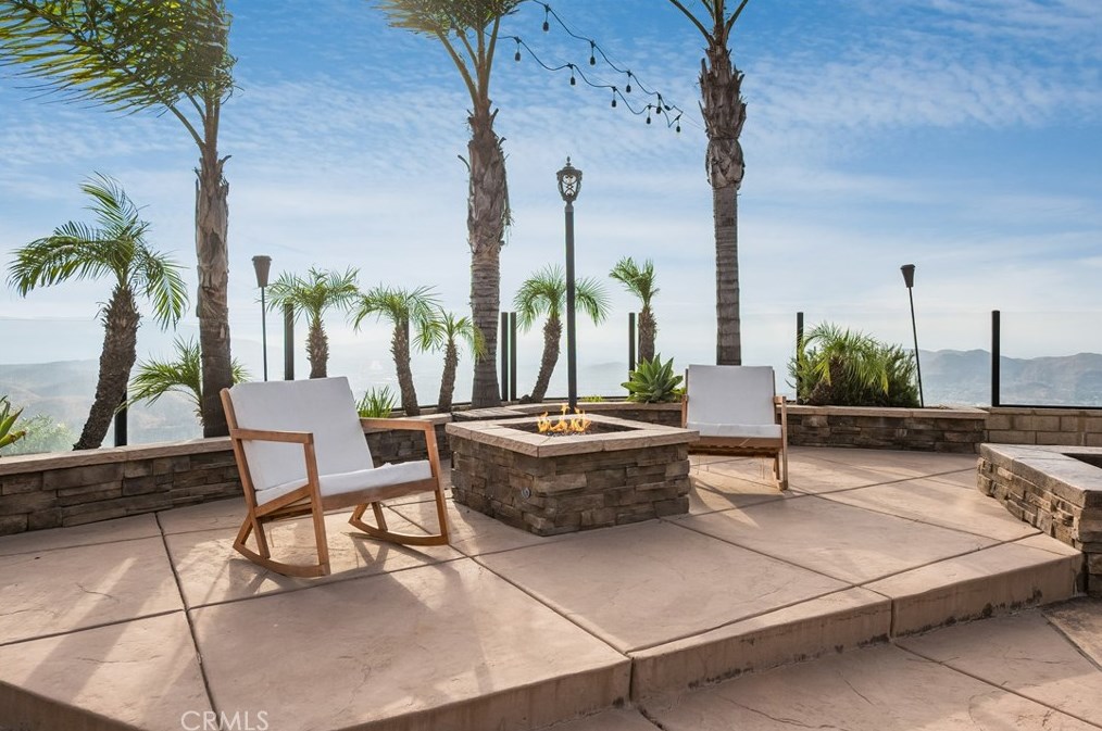 18458 Lakepointe Dr, Riverside CA  92503-0252 exterior