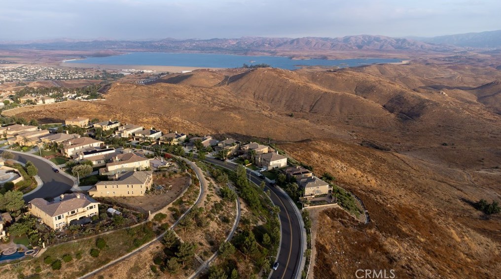 18458 Lakepointe Dr, Riverside CA  92503-0252 exterior