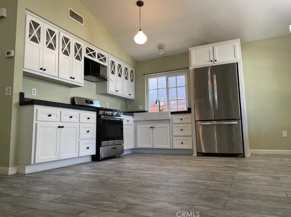 15455 Theresa Ave, Moreno Valley, CA 92551-3669