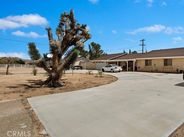 19997 Seneca Rd, Apple Valley, CA 92307-7703