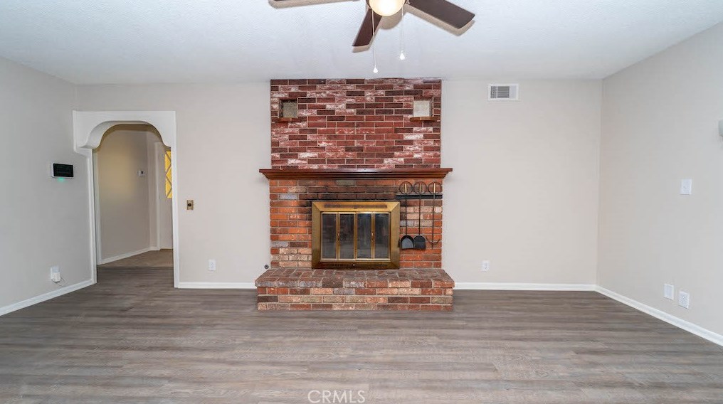 305 Mayberry Ave, Hemet, CA 92543-6023
