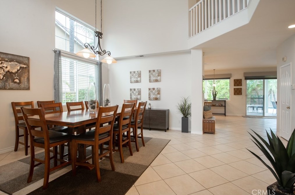 2541 Dakin Dr, Corona, CA 92882-6195