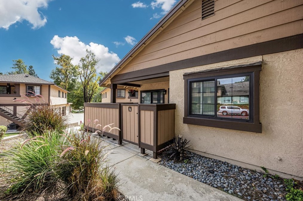 21760 Laurelrim Dr, Pomona, CA 91765-5113