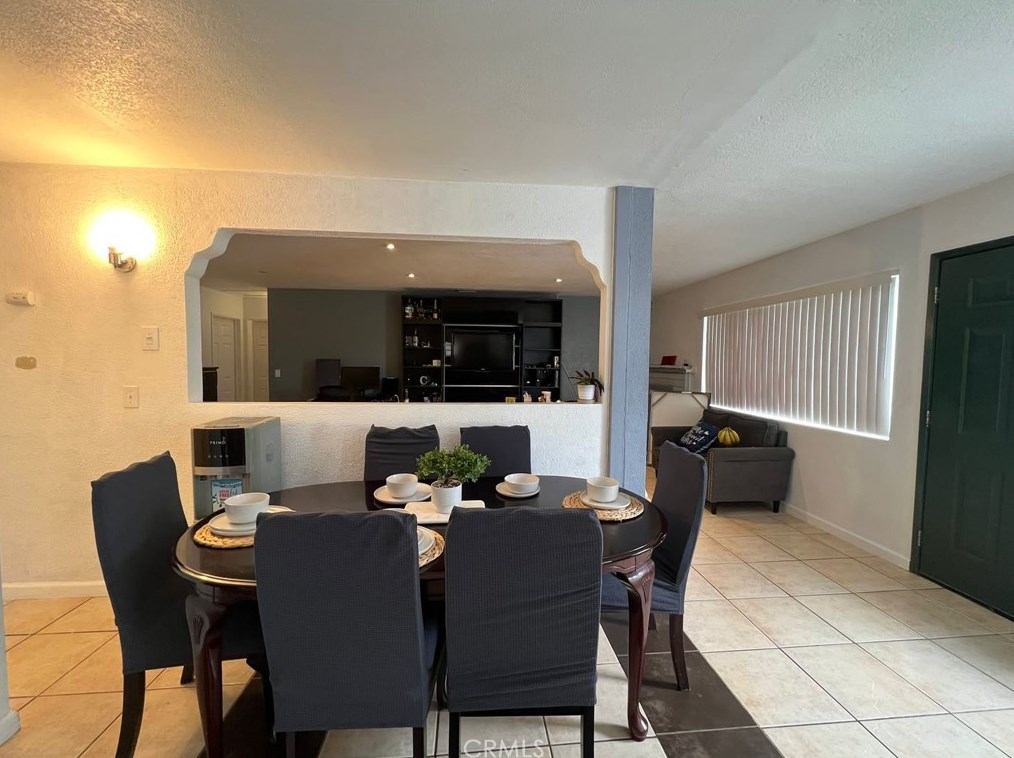 5449 Beach St, Riverside, CA 92509