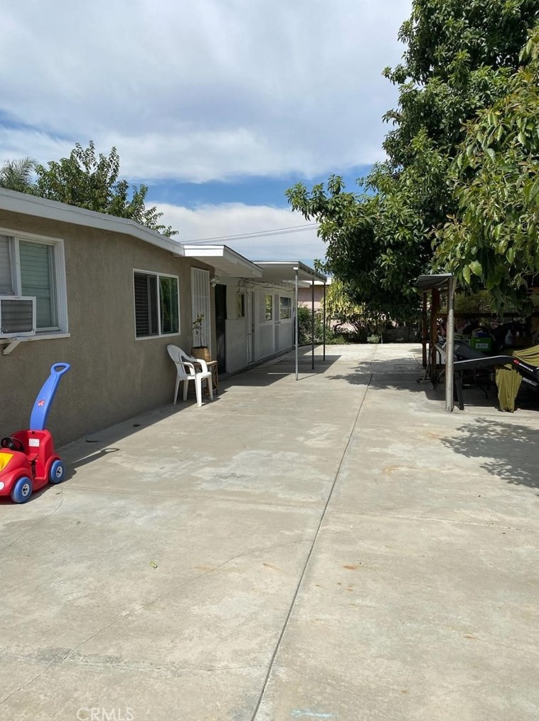 2336 Gambier Dr, Pomona CA  91766-5803 exterior