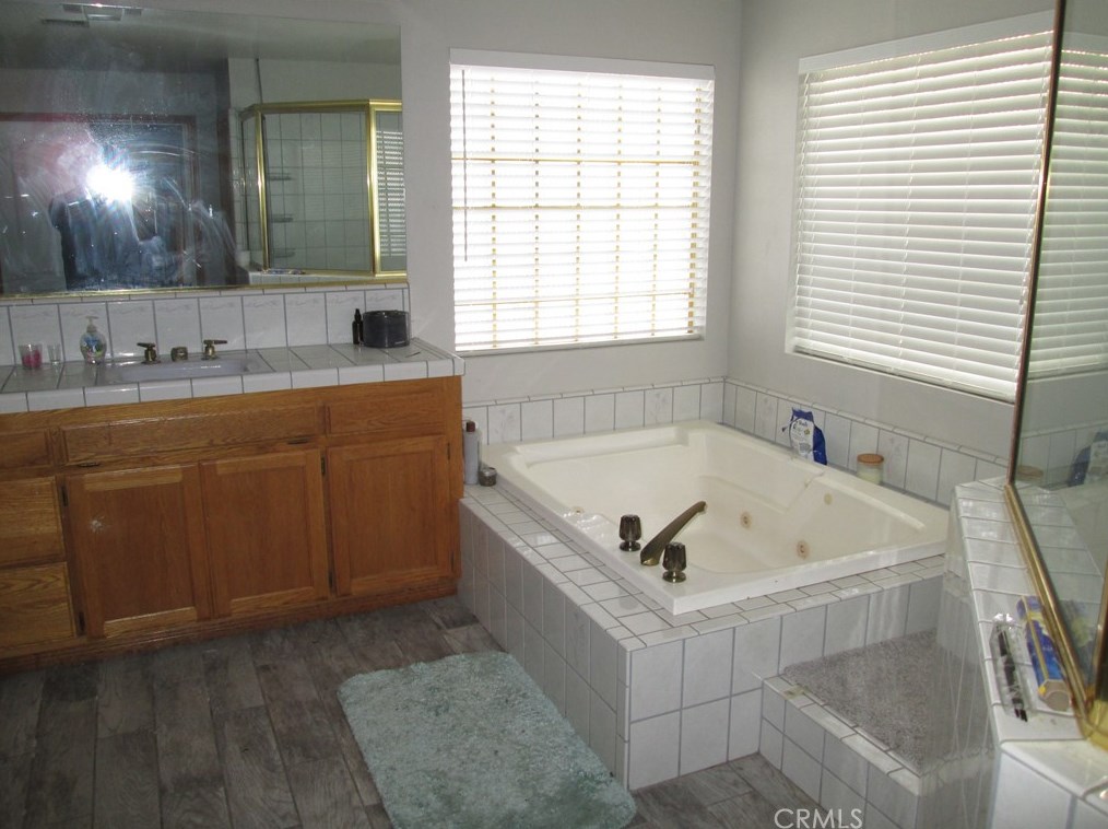 13094 Olathe Rd, Apple Valley CA  92308-4516 exterior