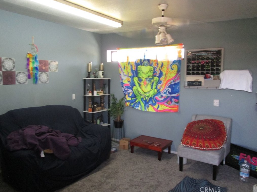 13094 Olathe Rd, Apple Valley CA  92308-4516 exterior