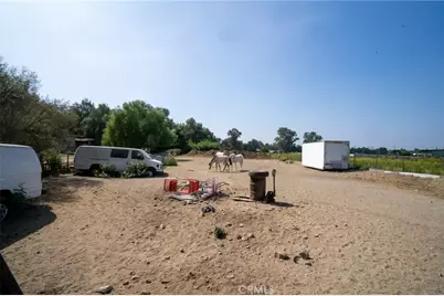 11142 Locust Avenue, Bloomington, CA 92316 - Photo 8