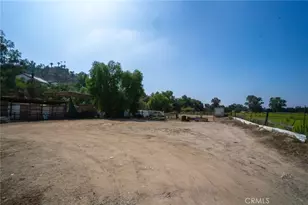 11142 Locust Ave, Bloomington, CA 92316 - Photo 6