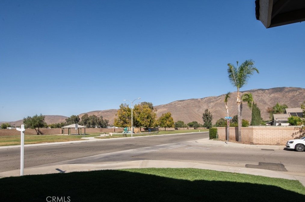 1476 Airlift St, San Jacinto, CA 92582