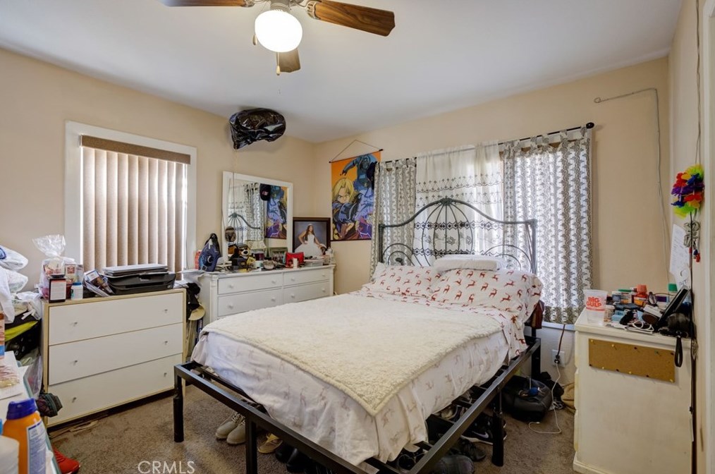 11913 Stanford Ave, Los Angeles CA  90059-2745 exterior