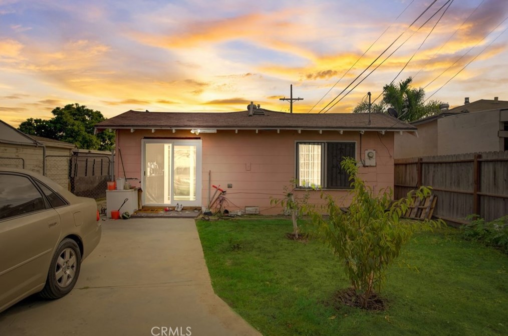 11913 Stanford Ave, Los Angeles CA  90059-2745 exterior