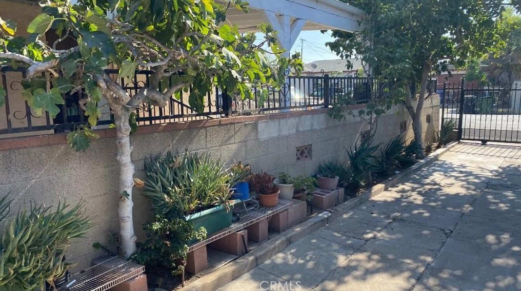 3817 Michigan Ave, Los Angeles CA  90063-1813 exterior