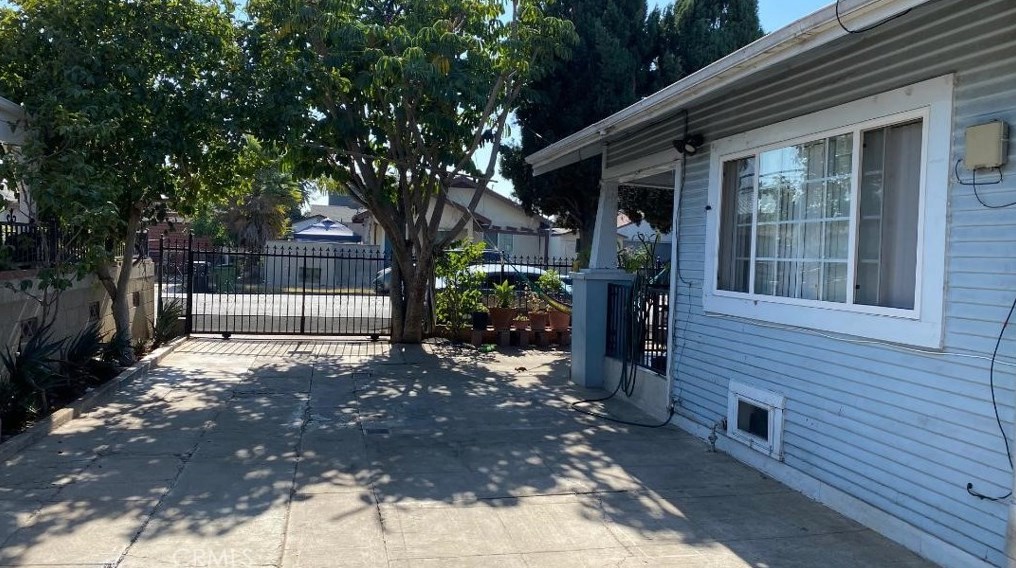 3817 Michigan Ave, Los Angeles, CA 90063-1813