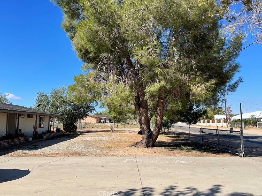 15811 Ash St, Hesperia, CA 92345-4258
