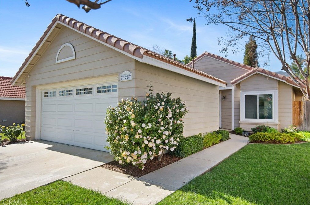 23287 Claystone Ave, Corona, CA 92883-5079