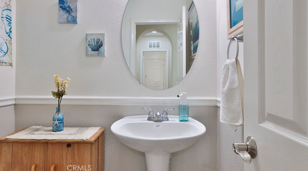 34314 Northhaven Dr, Winchester CA  92596-8497 exterior