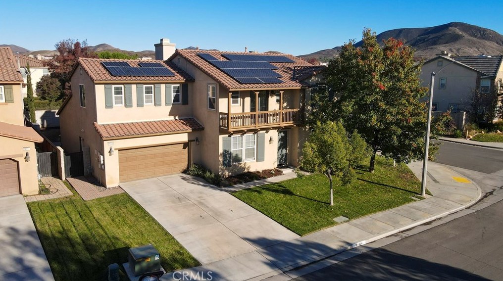 34314 Northhaven Dr, Winchester CA  92596-8497 exterior