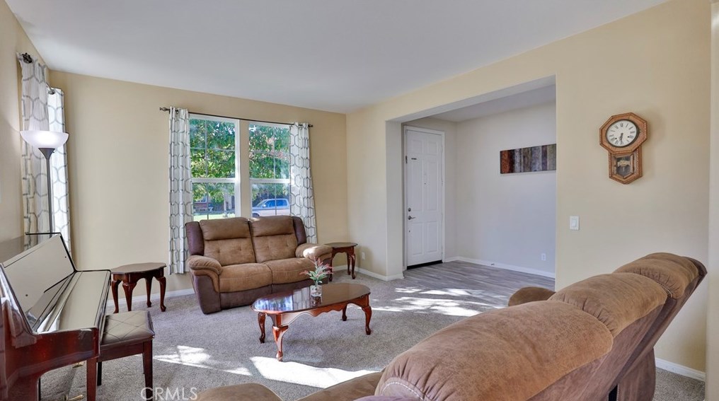 34314 Northhaven Dr, Winchester CA  92596-8497 exterior