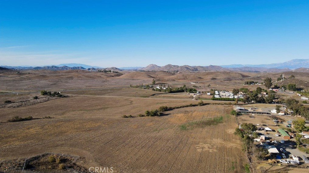 34314 Northhaven Dr, Winchester CA  92596-8497 exterior