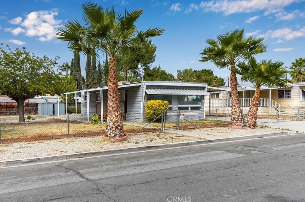 1736 Opal Dr, Perris, CA 92571