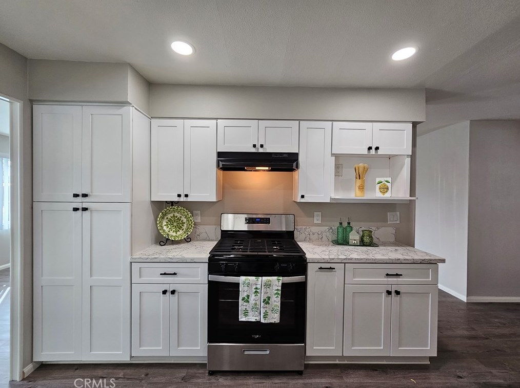 360 Santa Clara Cir, Hemet CA  92543-6957 exterior