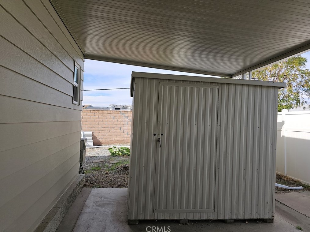 360 Santa Clara Cir, Hemet CA  92543-6957 exterior