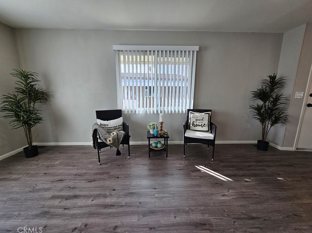 360 Santa Clara Cir, Hemet CA  92543-6957 exterior