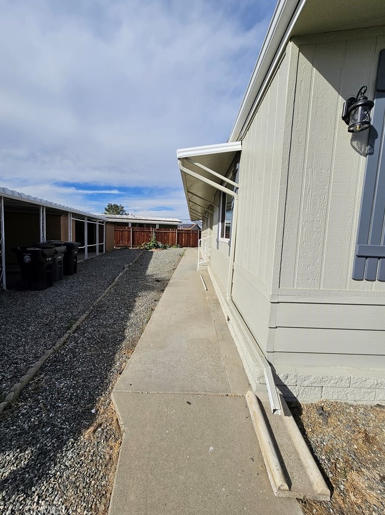 360 Santa Clara Cir, Hemet CA  92543-6957 exterior