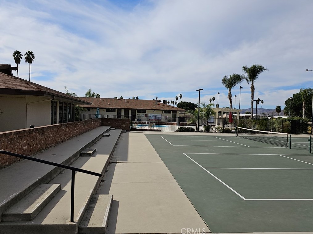 360 Santa Clara Cir, Hemet CA  92543-6957 exterior